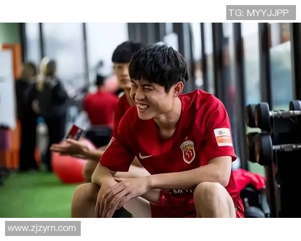 上港与恒大最新动态分析及比赛前瞻，球迷热议即将到来的巅峰对决