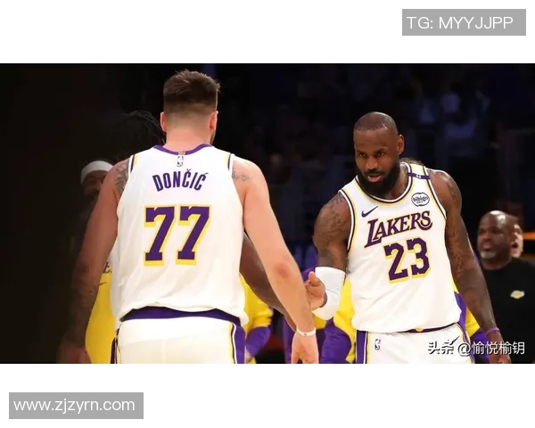 湖人队与太阳队第一节精彩对决回顾与分析